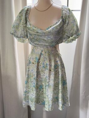 Spring Mini Dress in Pastel Green